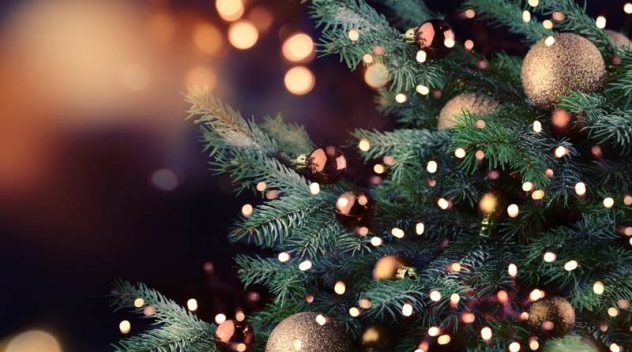 christmas tree decorating trends 2021