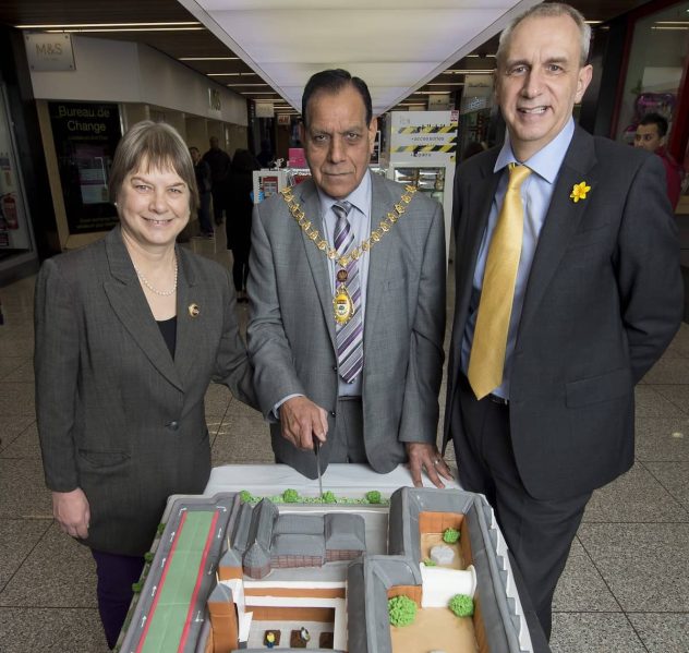 ealing shopping centre cake
